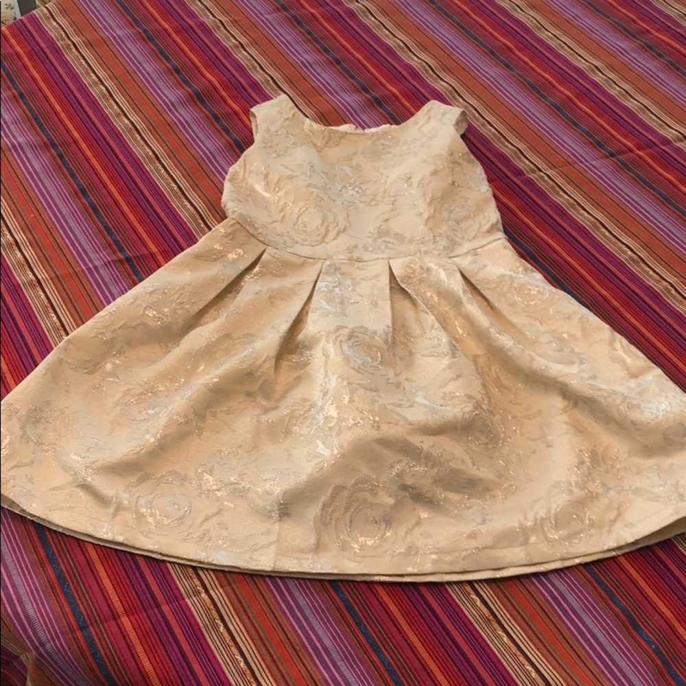 Children’s Pace girls Dress. Size 6. NWT